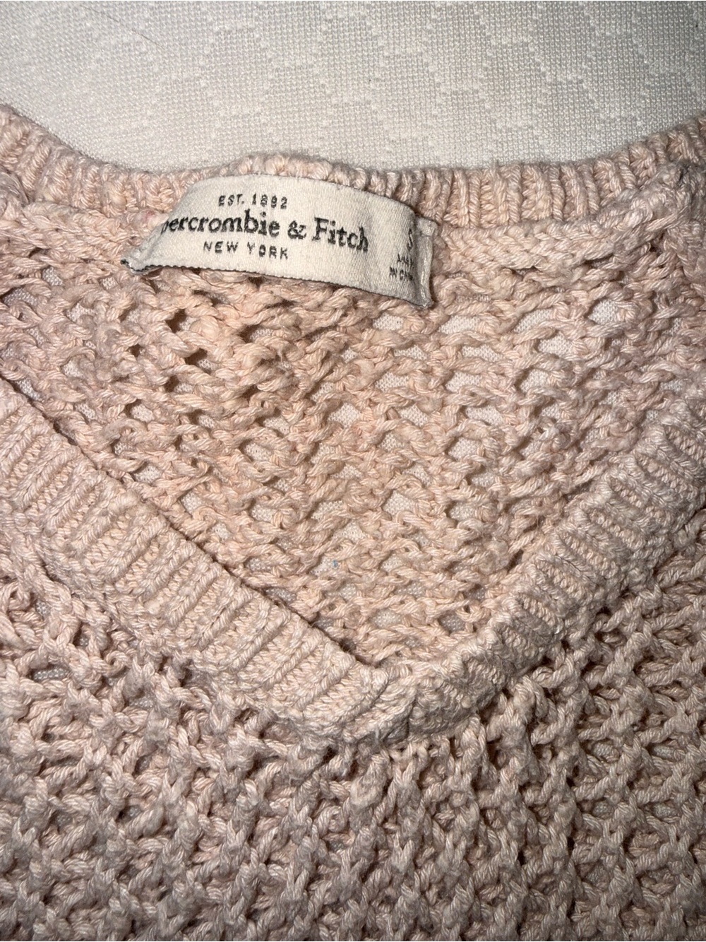 122. Abercrombie and fitch knit sweater size small - Picture 4 of 5
